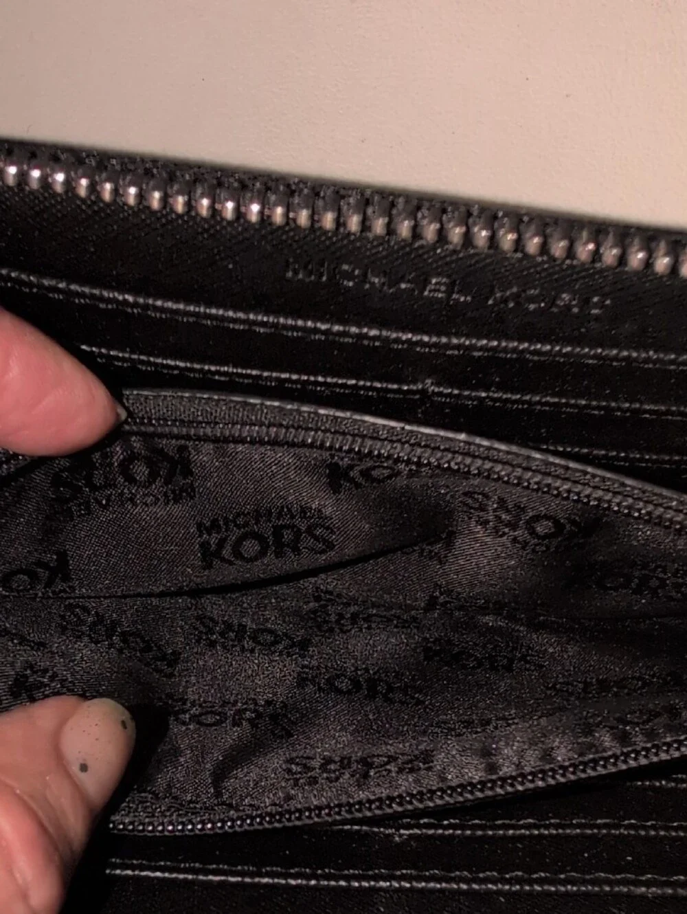 Michael Kors Colgate Zip Around Continental Wallet
